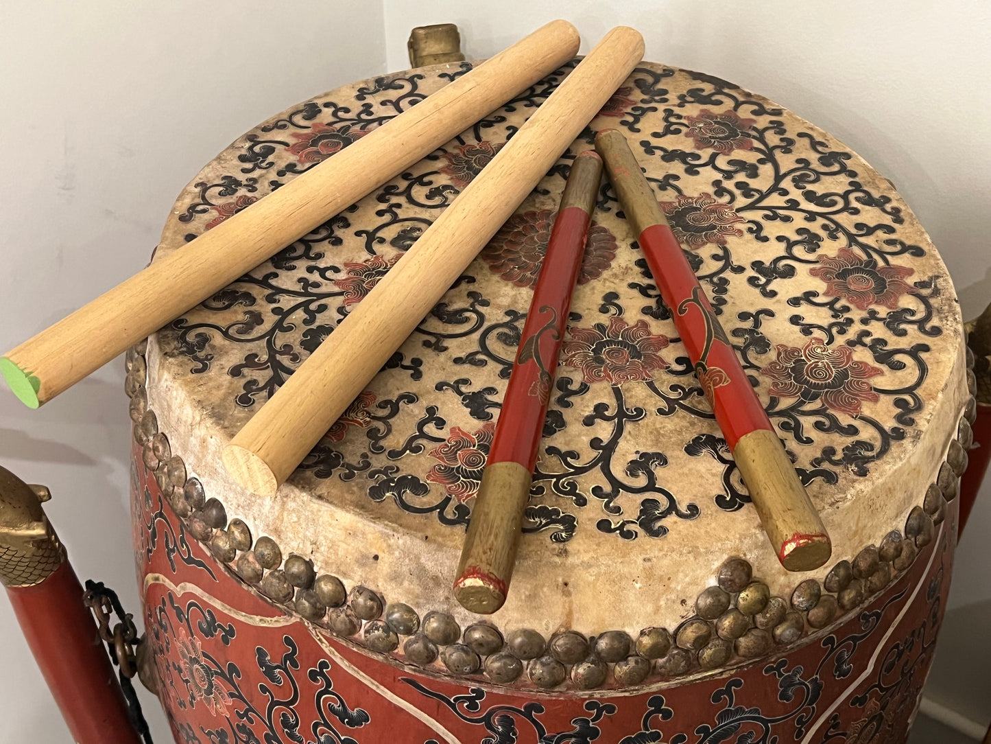 Vintage Taiko Drum in Chinese Motifs w/ Stand Sticks Accessories 26"x18"