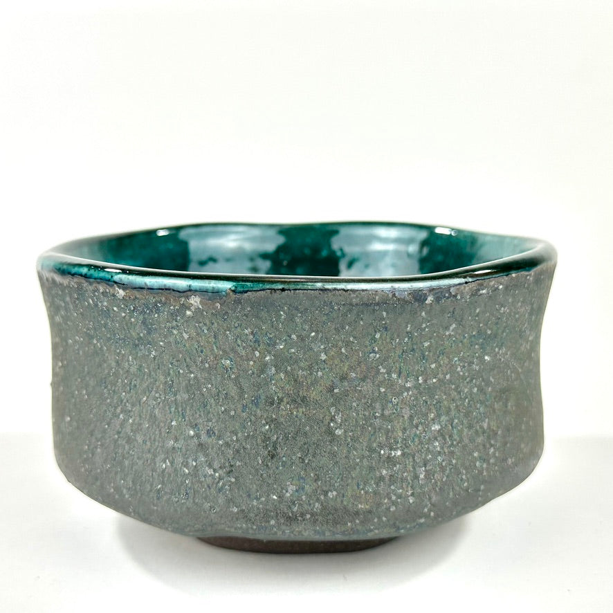 Japanese Mino Ware Chawan Matcha Tea Bowl Blue Teal Interior Grey Speckle Glaze NEW 5"