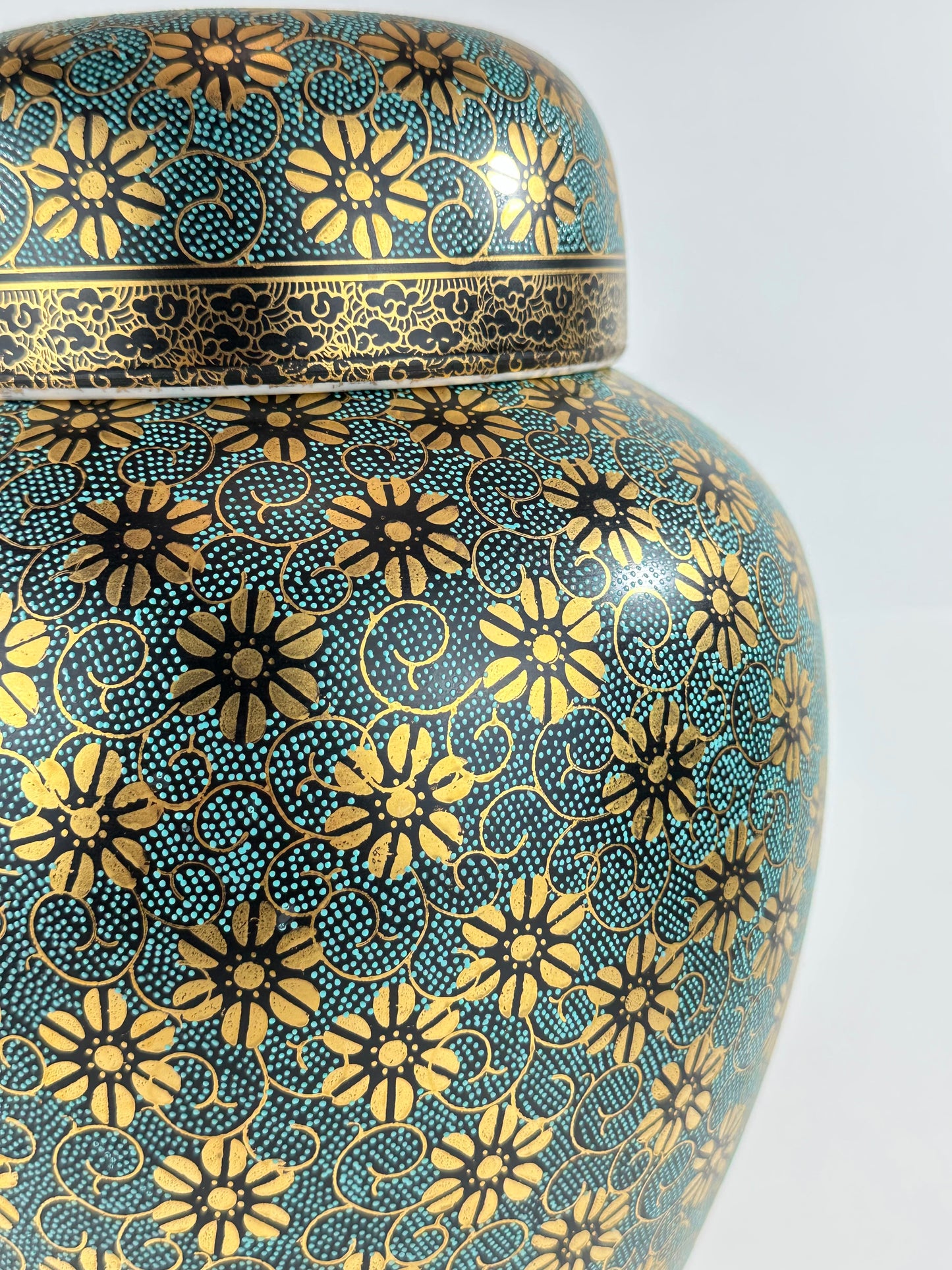 Vintage Kutani Shozan Porcelain Lidded Ginger Jar Green Gold Kiku Hardwood Stand Showa 14.5"