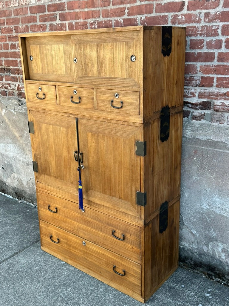 Antique Japanese Taisho Era c1920's Clothing Chest Kiri Ishodansu Tansu 60.5"H