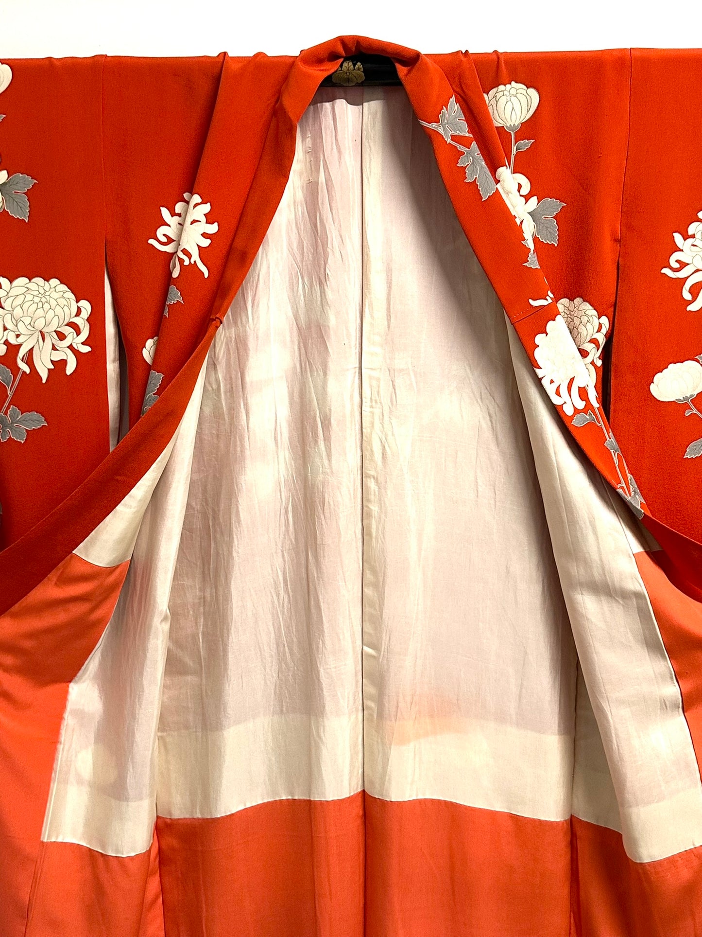 Vintage Japanese Silk Yuzen Kimono White Kiku Chrysanthemum Vermillion Showa