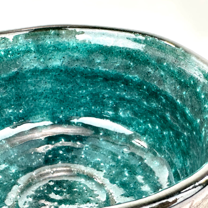 Japanese Mino Ware Chawan Matcha Tea Bowl Blue Teal Interior Grey Speckle Glaze NEW 5"