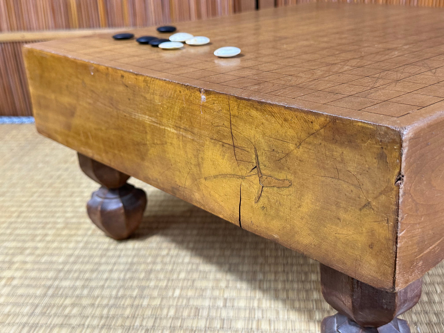 Vintage Japanese Katsura Go Board Floor Goban with Carved Tulip Legs 9cm Thick B2