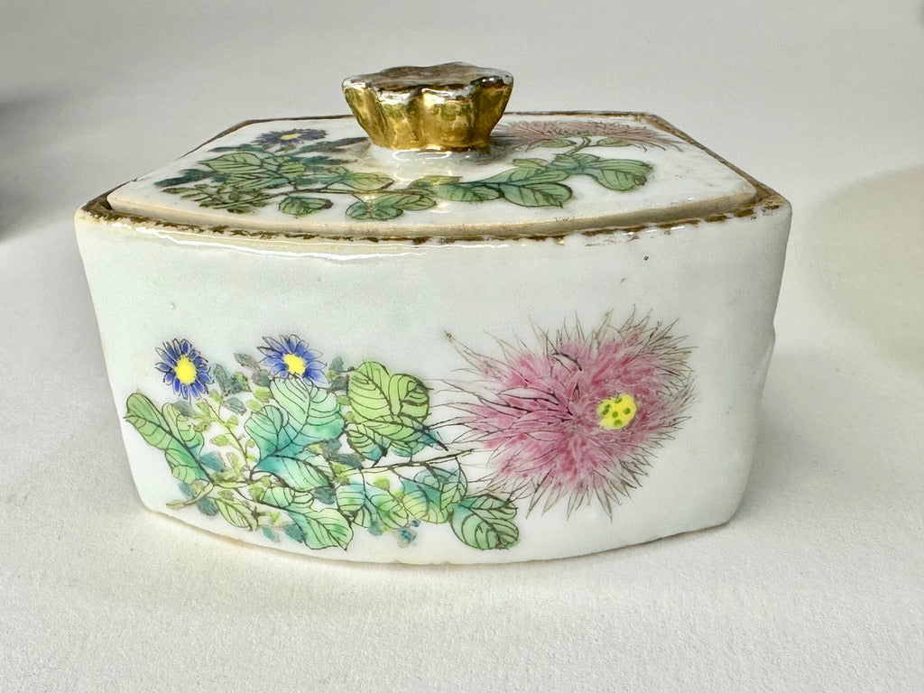 Antique Chinese Qing/Republic Porcelain Cricket House Famille Rose Floral Pine Zhang Mark 2.5"