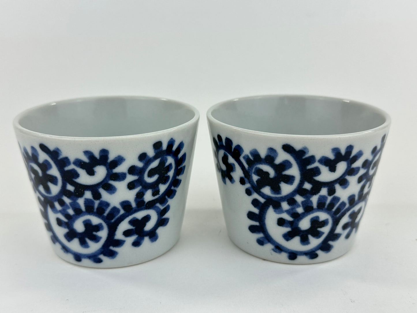 Vintage Japanese Hand Painted Indigo Spiral Yunomi Tea Cup 3"W