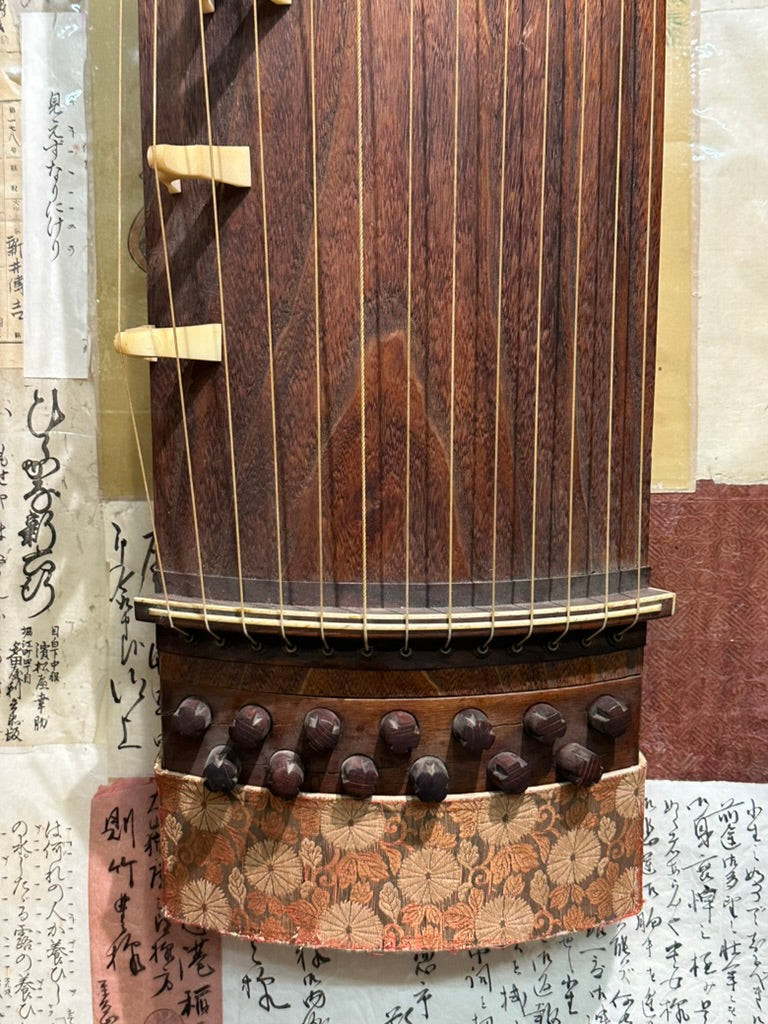 Vintage Japanese Showa Era Tangoto Short Koto Kiri Wood 13-String Zither 55″L