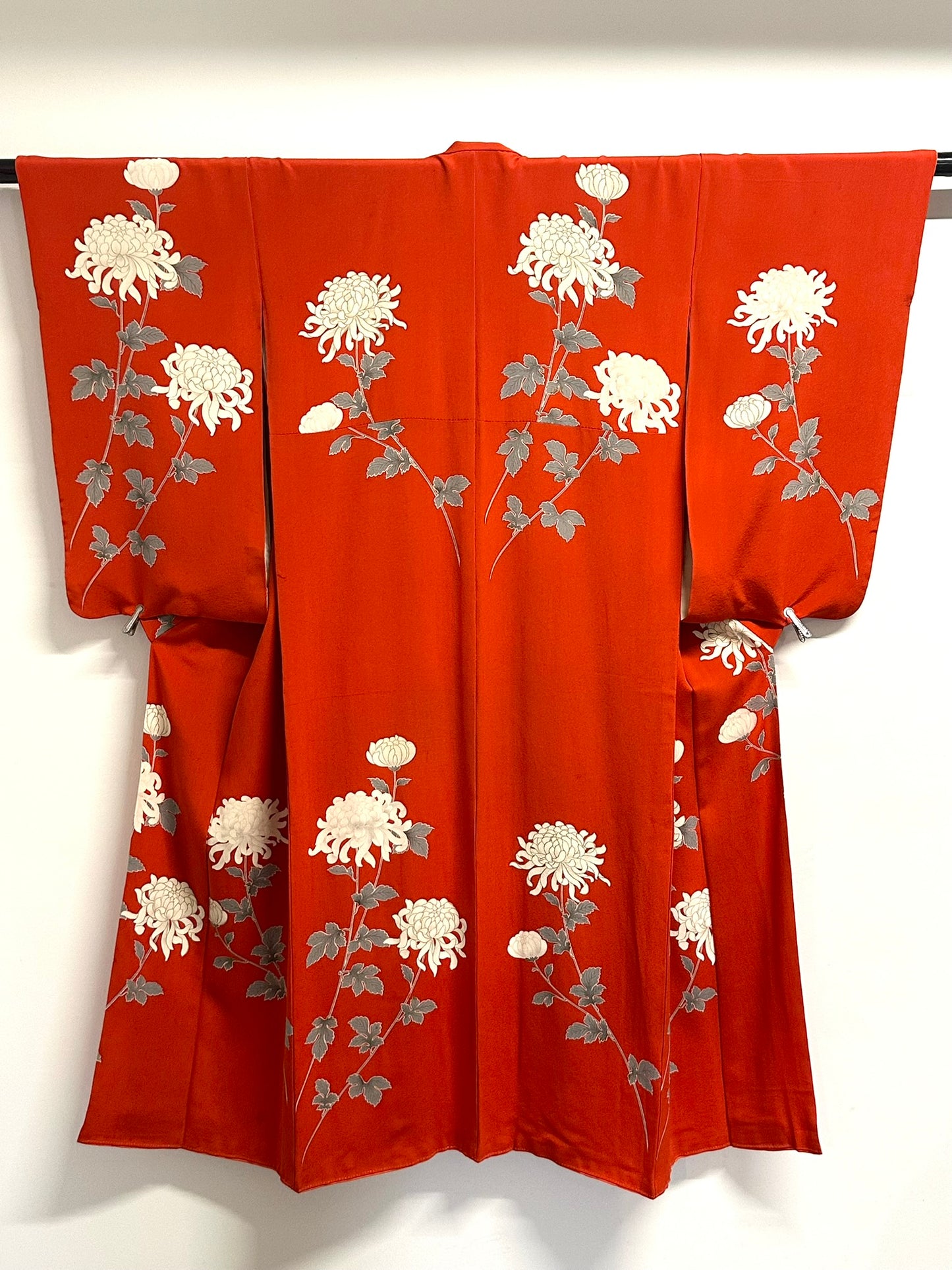 Vintage Japanese Silk Yuzen Kimono White Kiku Chrysanthemum Vermillion Showa