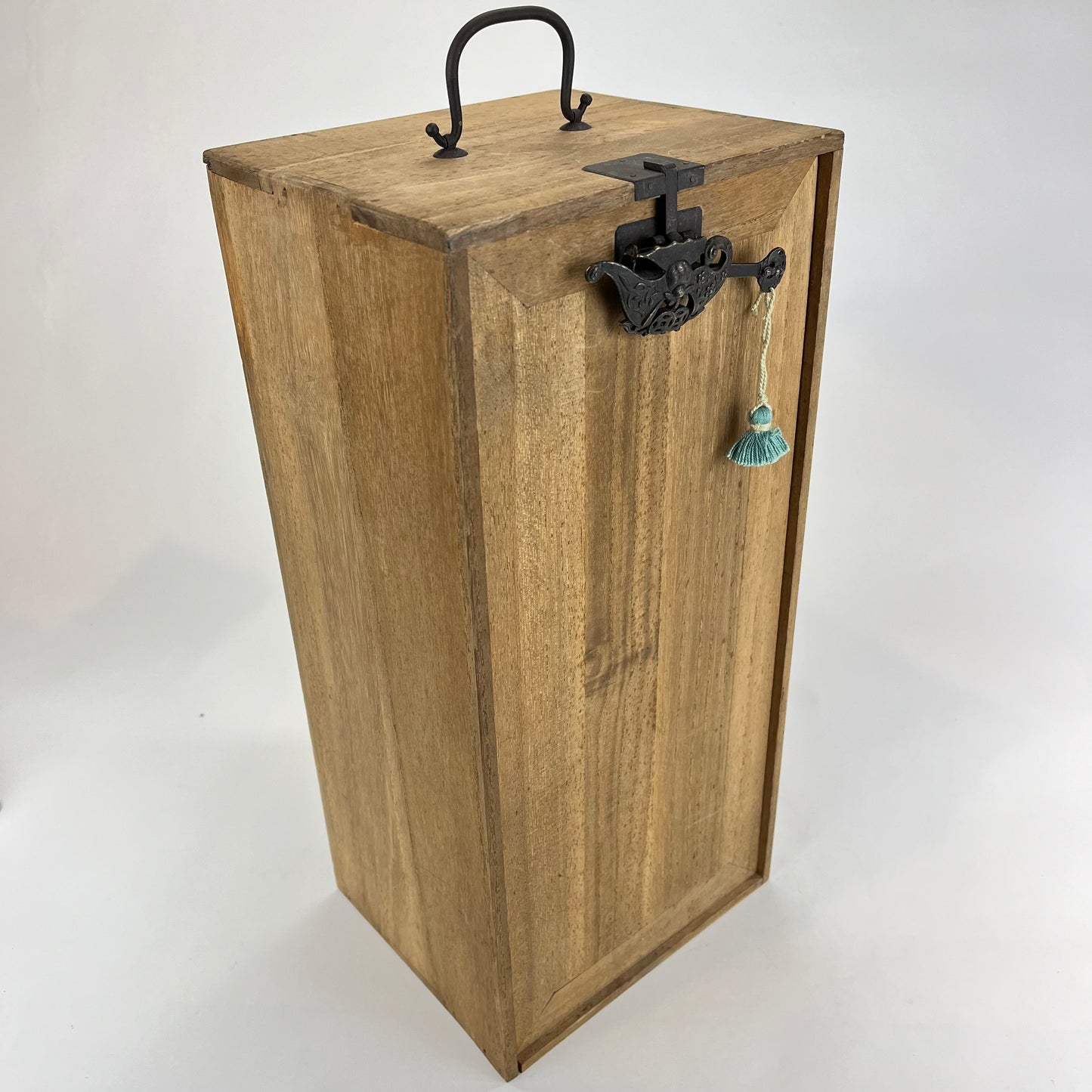 Japanese Chabako Tea Ceraminy Traval Kiri Wood Box W/ Bat Lock 4X4x12"