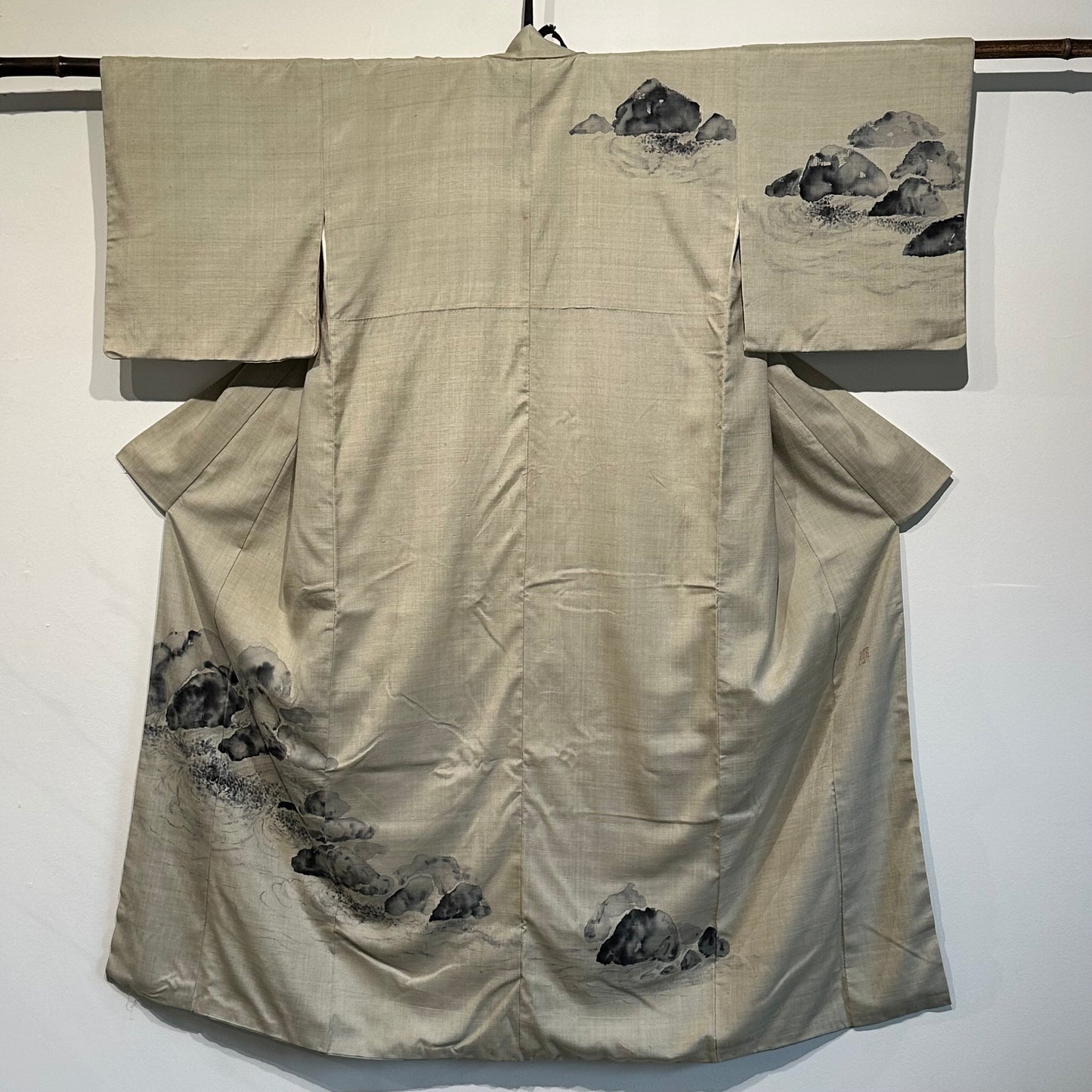 Japanese Tsumugi Silk Kimono Hand Spun/Woven/Painted Boulders Stream Gray