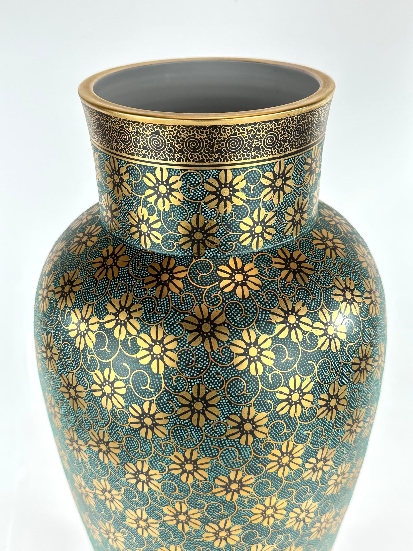 Vintage Kutani Shozan Porcelain Vase Green Gold Kiku Hanazume Hardwood Stand Showa 18"H