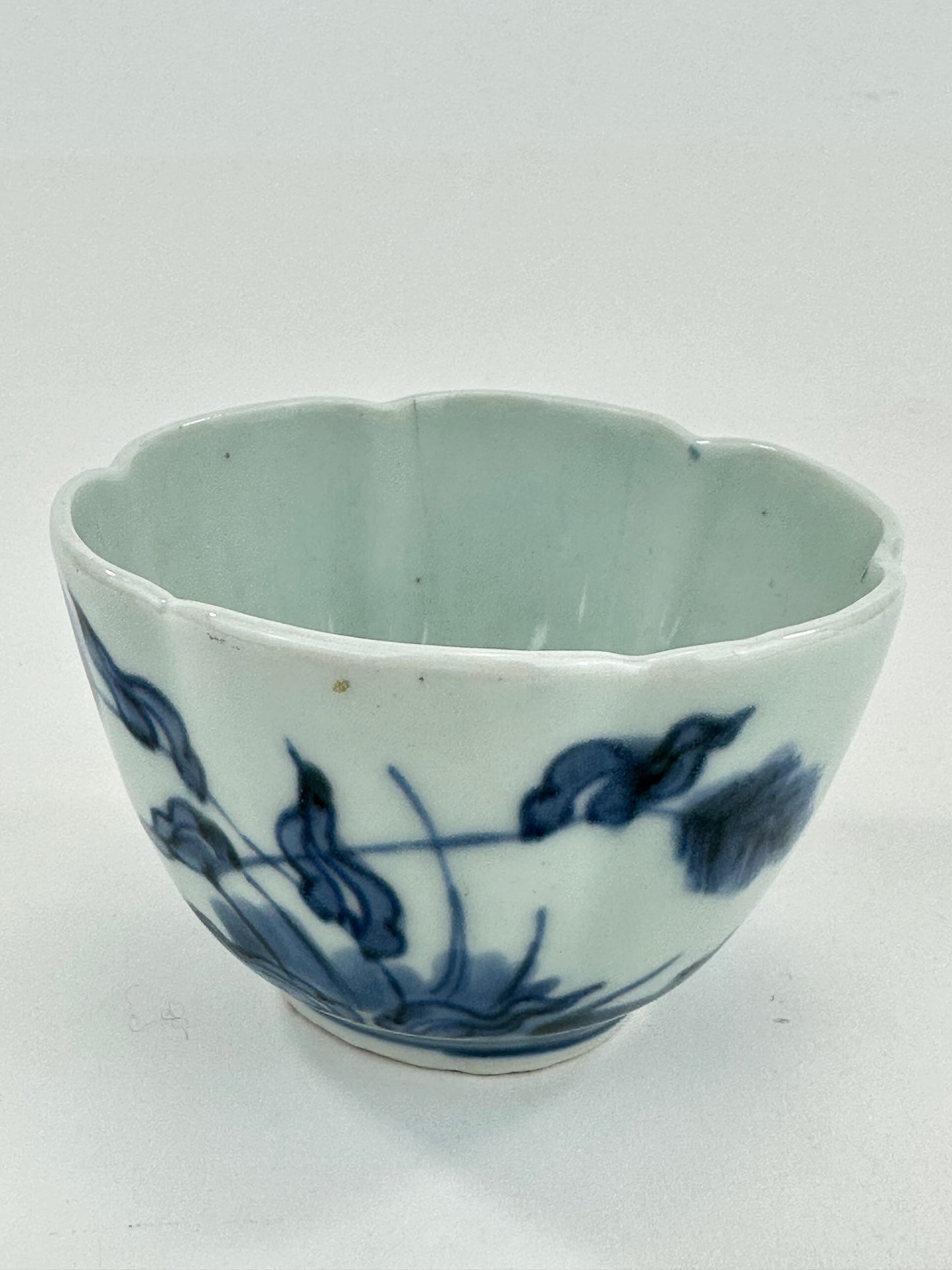 Japanese Edo Period c1850's Arita Blue & White Flower Teacup Hand Painted Hairline 3"W