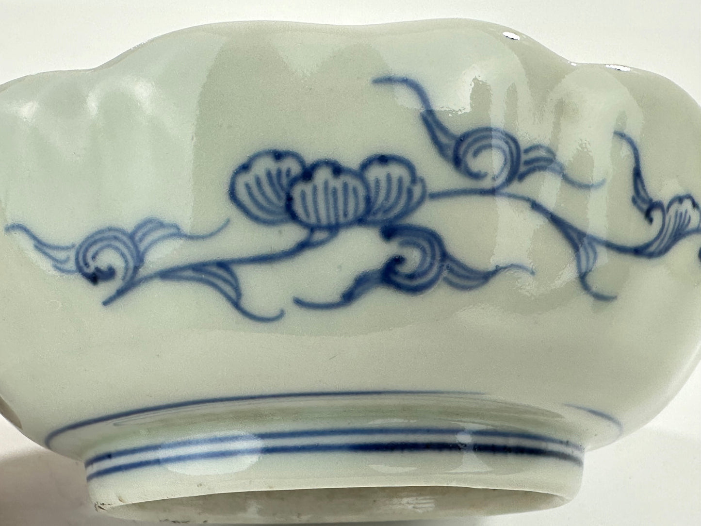 Antique Japanese Edo Period Blue & White Porcelain Lobed Bowl Floral Scrolls 6"W