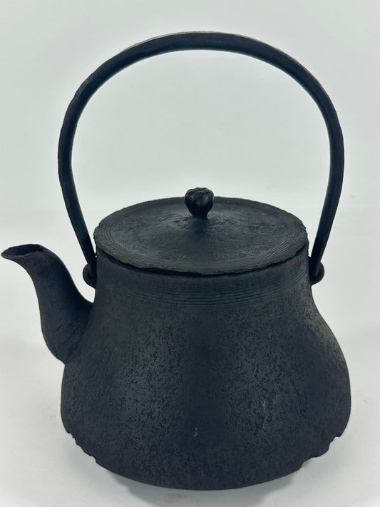 Vintage Japanese Iron Tea Kettle Tetsubin Cast Iron Bell Shaped Interior 7.5"