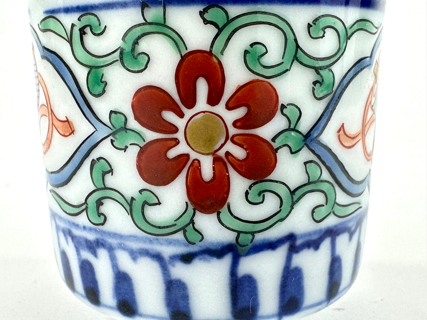 Vintage Japanese Imari Style Handpainted Kutani Yunomi Tea Cup 2"H