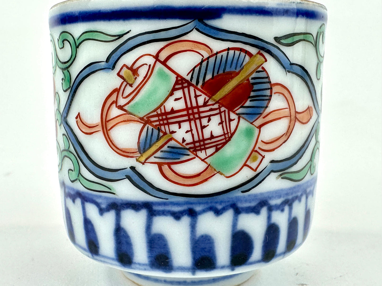 Vintage Japanese Imari Style Handpainted Kutani Yunomi Tea Cup 2"H