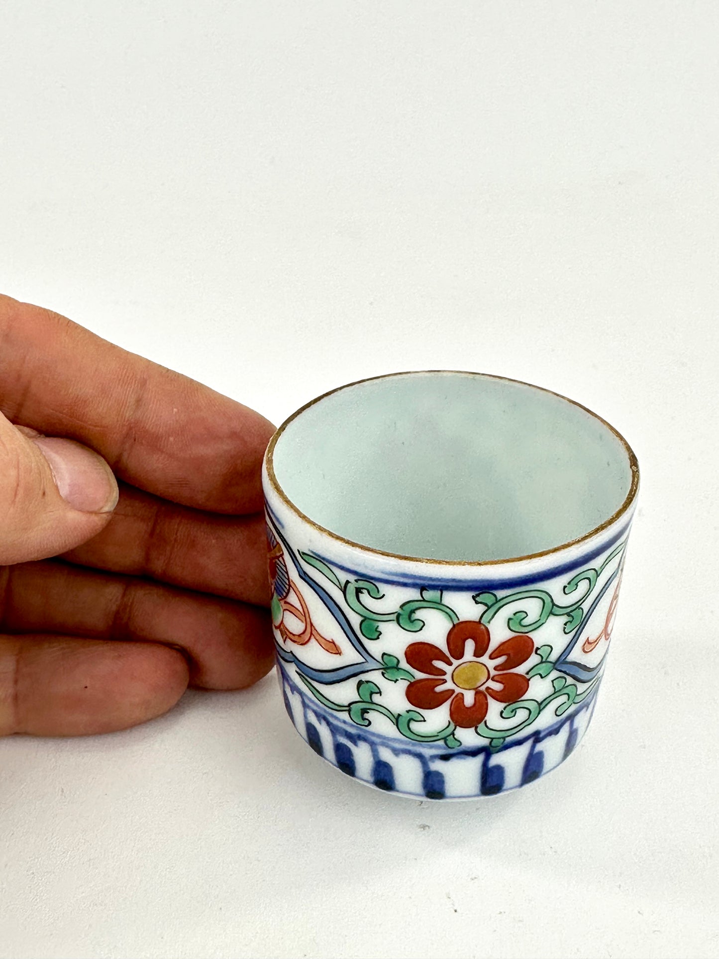 Vintage Japanese Imari Style Handpainted Kutani Yunomi Tea Cup 2"H
