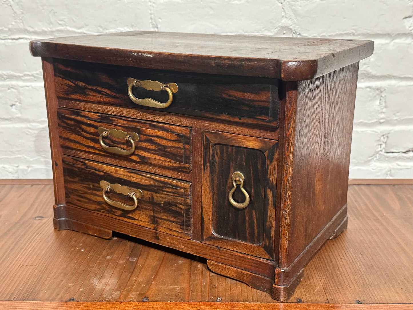 Antique Japanese 4 Drawer Kyodai Vanity Tansu Persimmon Wood 14" Haribako