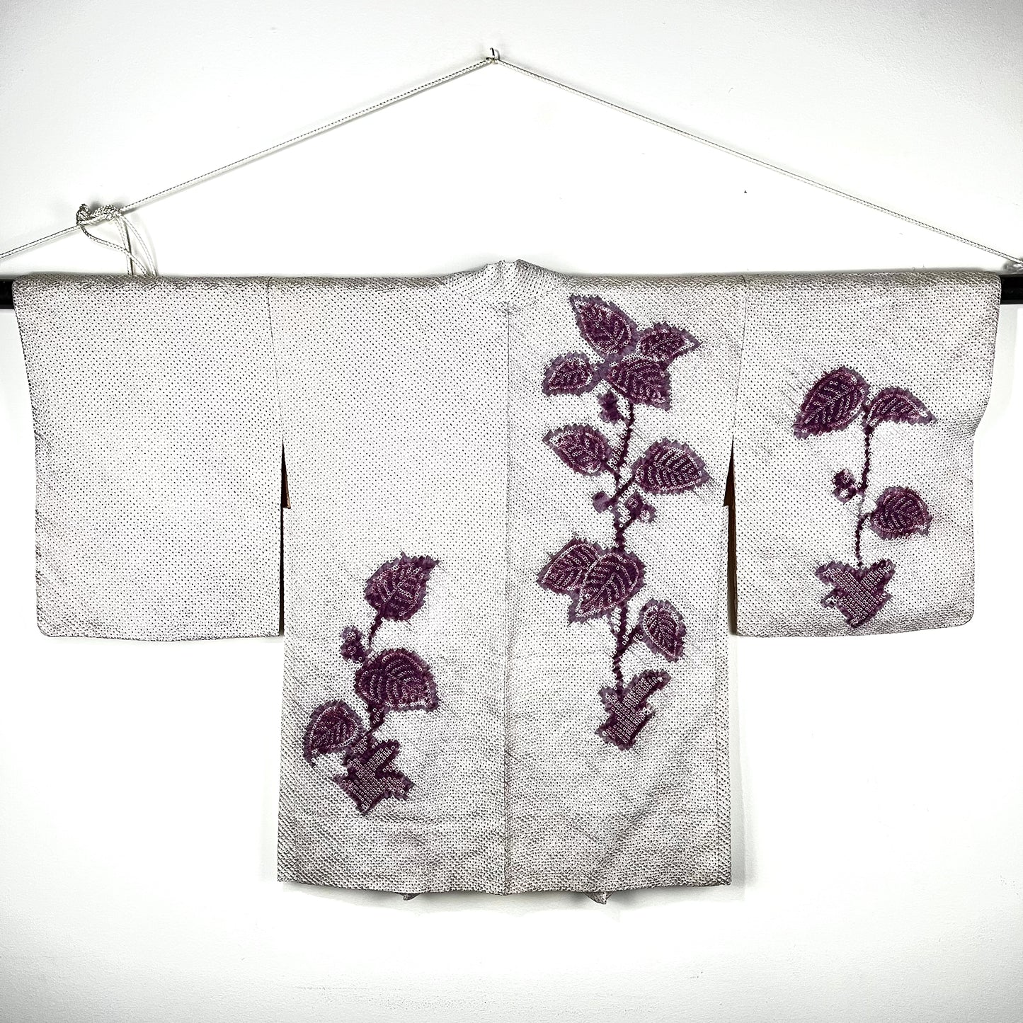 Vintage Japanese Silk Haori Coat in Shibori Tie-dye Style White & Purple 28"L