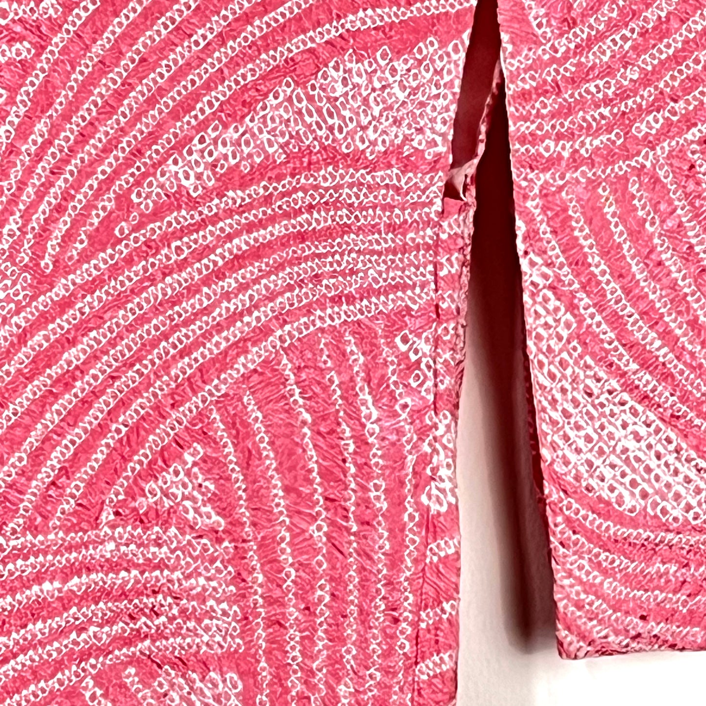 Vintage Japanese Silk Haori Coat in Shibori Tie-dye Pink Weave pattern 28"L