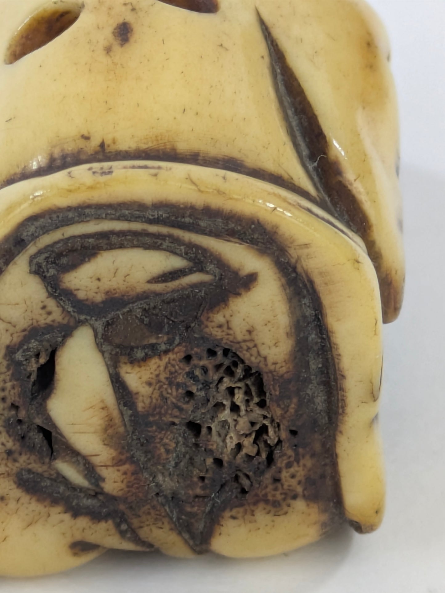 Antique Japanese Edo Period Man Sitting At Writing Desk Netsuke in Antler 1.5"