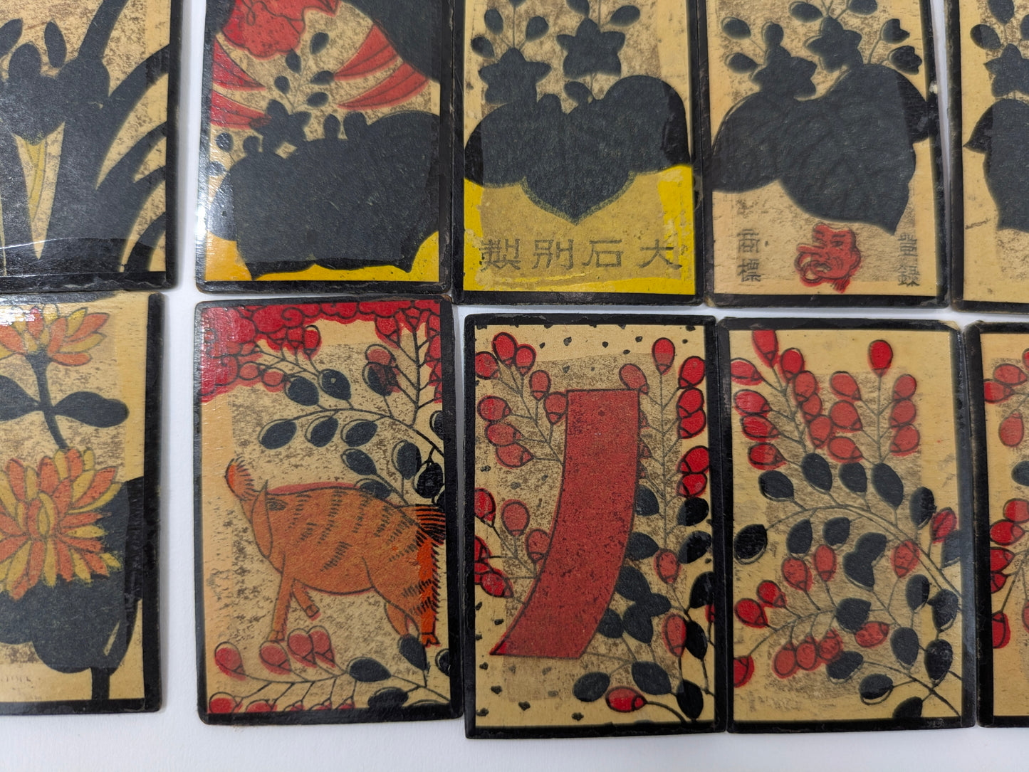 Vintage Compleate Set of Hanafude Cards w/ Kiri Wood Box