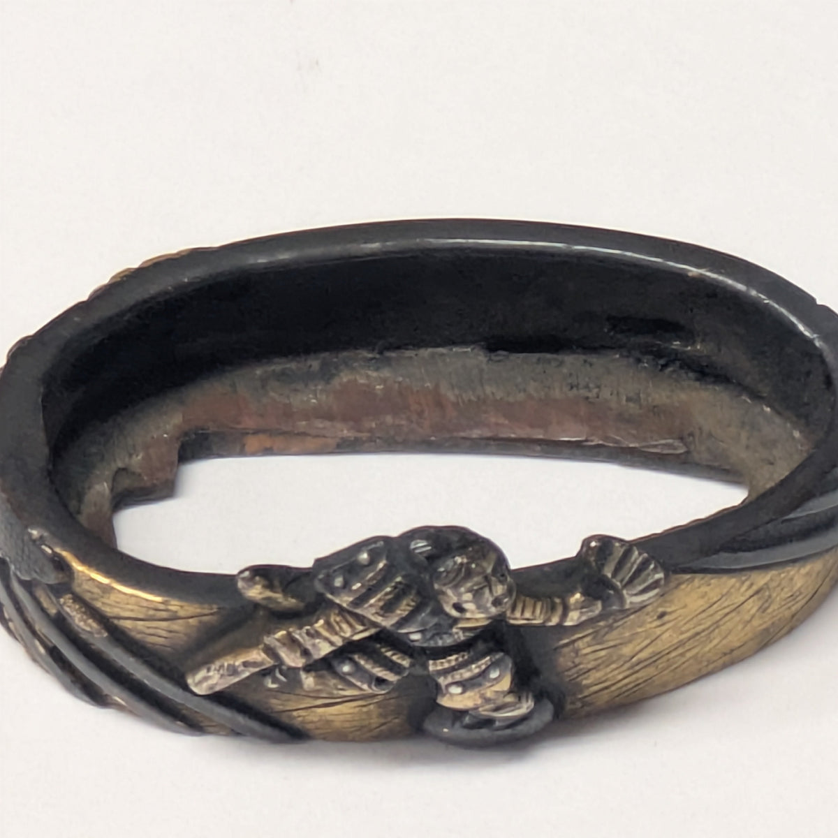 Antique Japanese Edo-Period Sword Katana Fuchi Samurai in Gold on Shakudō,