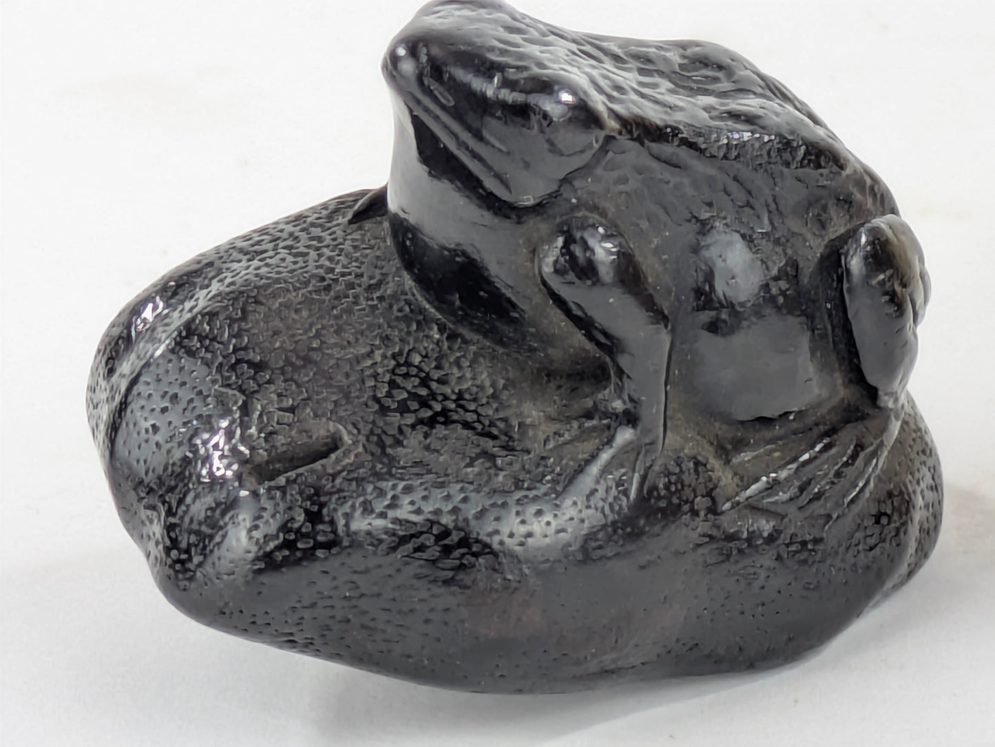 Antique Japanese Signed Blackwood Frog netsuke 2"