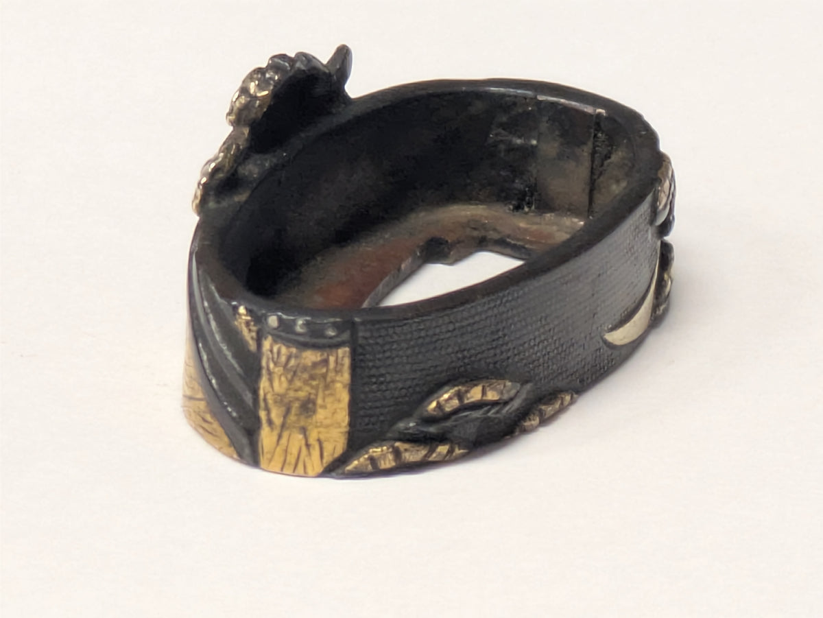 Antique Japanese Edo-Period Sword Katana Fuchi Samurai in Gold on Shakudō,