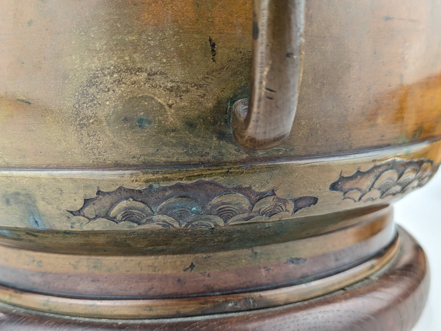 Antique Japanese (c1920) Bronze Hibachi Brazier Animals Dragon Tiger Motif 11"