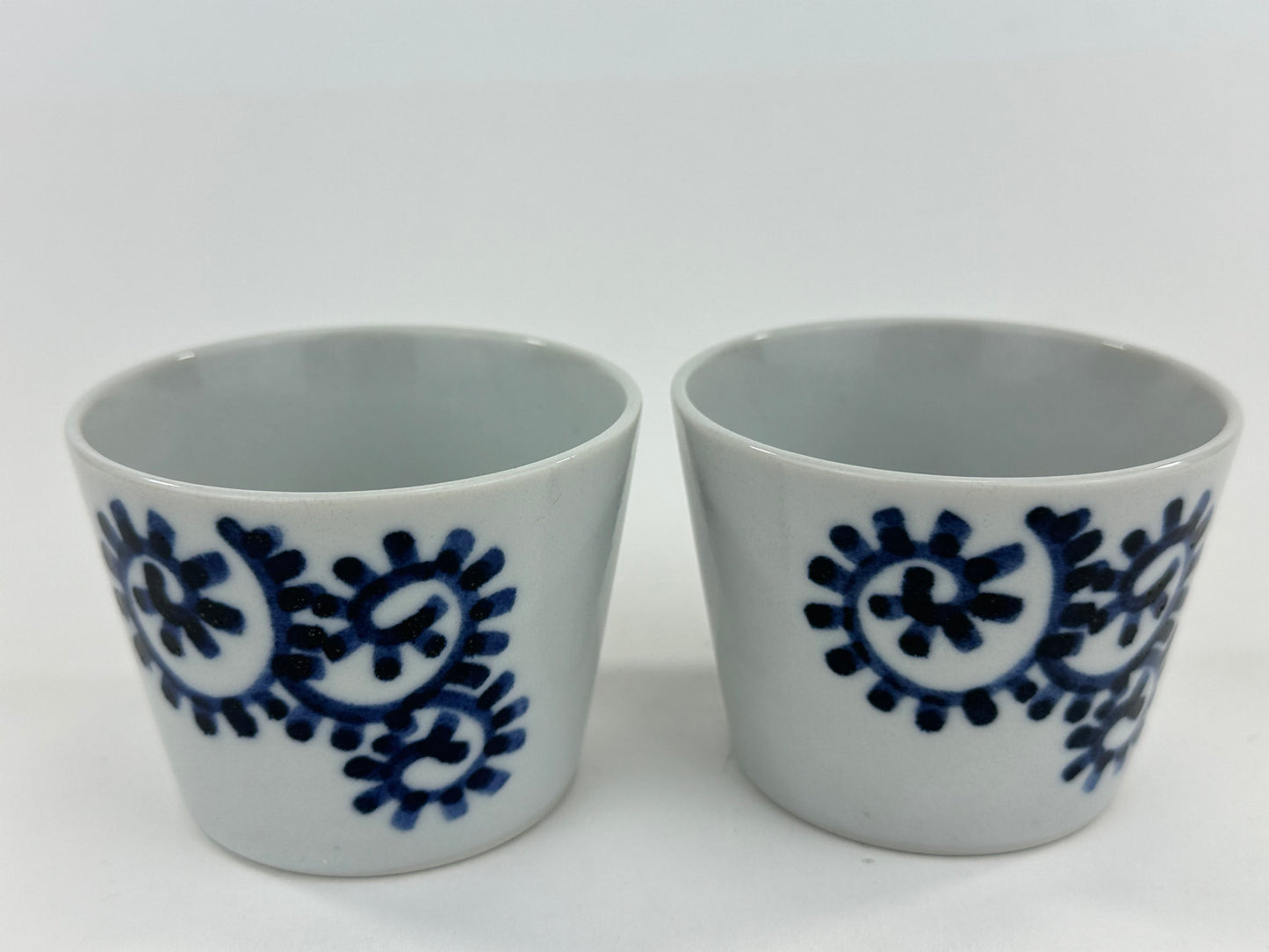 Vintage Japanese Hand Painted Indigo Spiral Yunomi Tea Cup 3"W