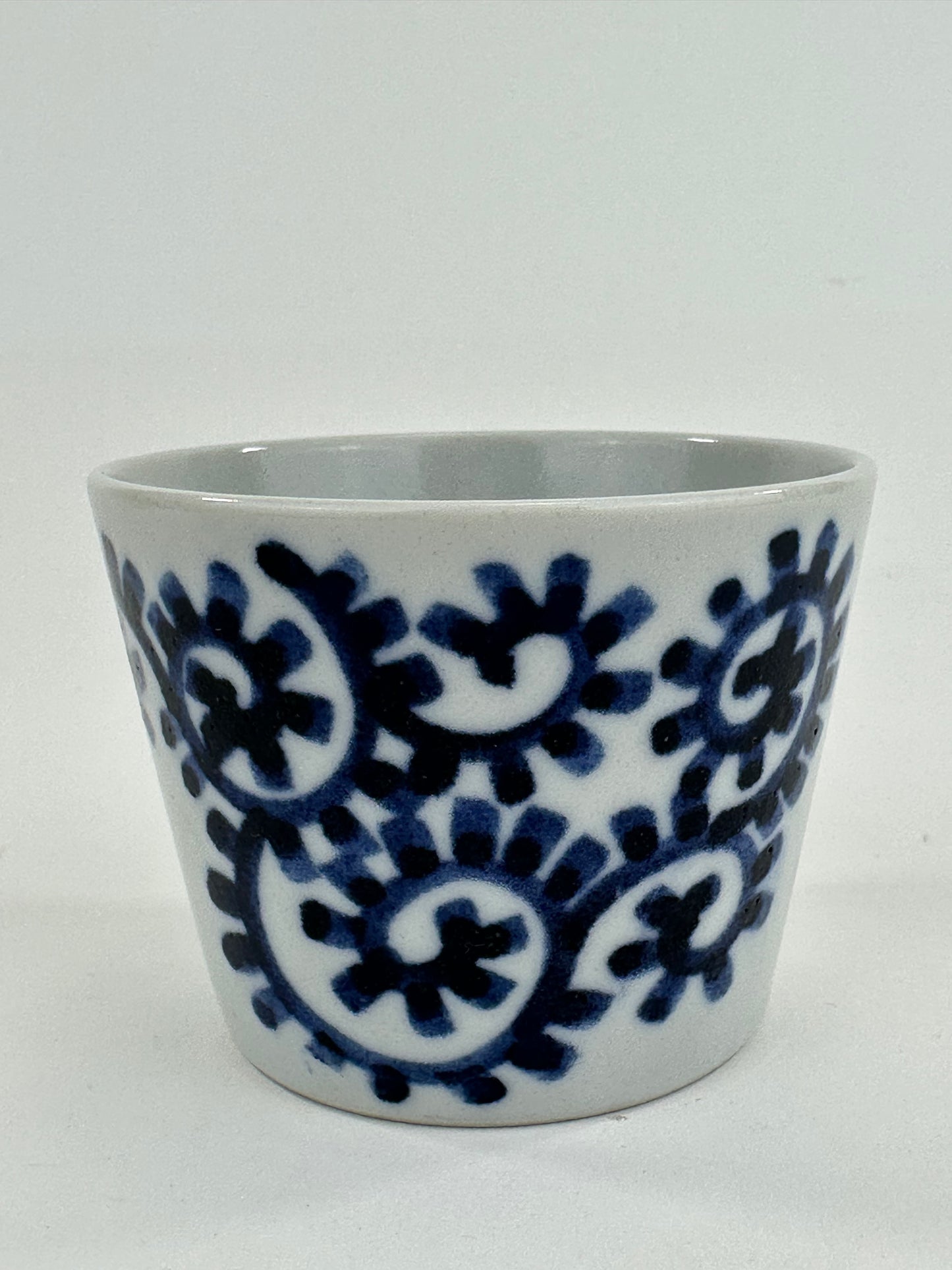 Vintage Japanese Hand Painted Indigo Spiral Yunomi Tea Cup 3"W