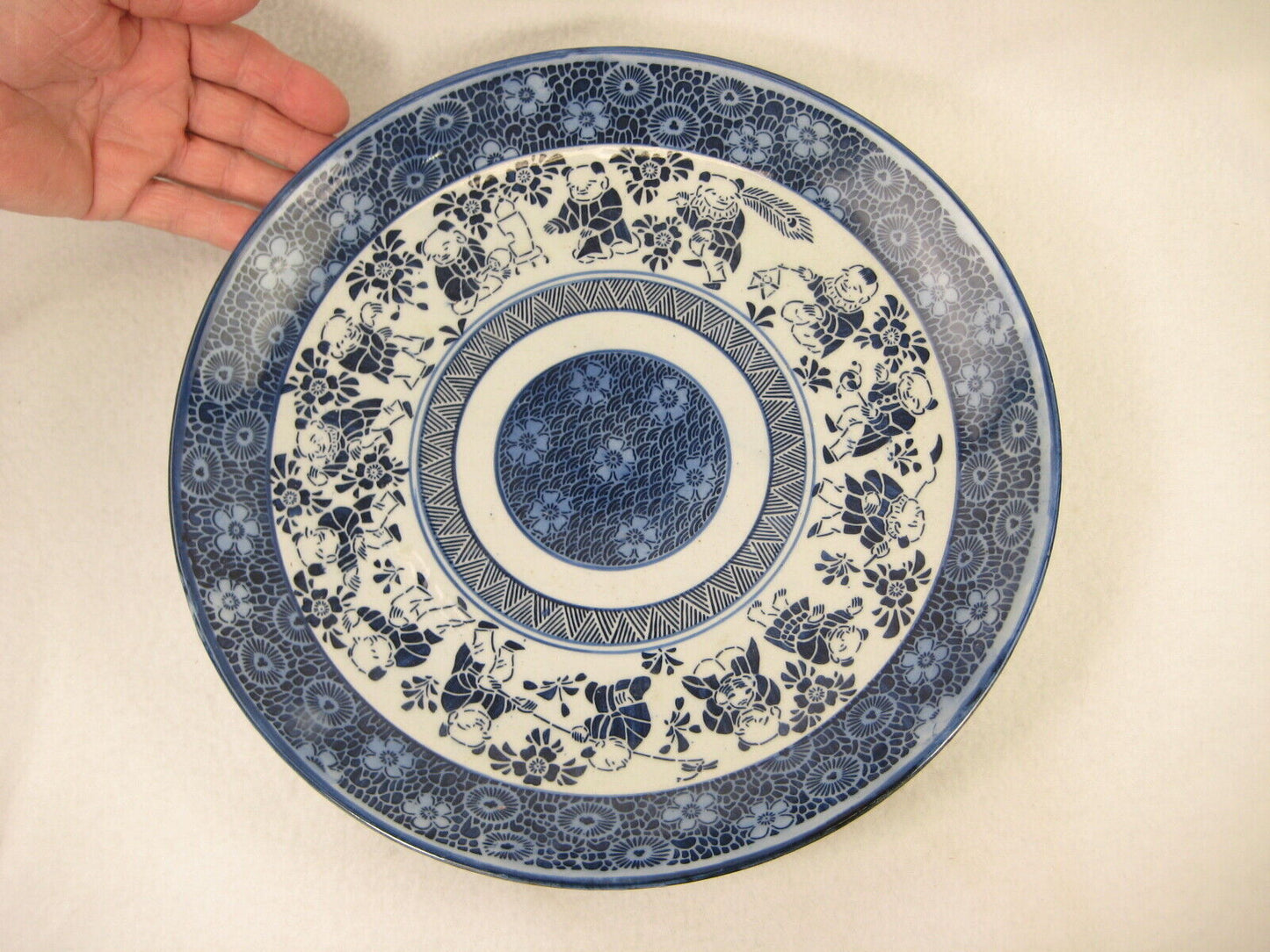 Antique  C.1870 Meiji Era Japanese Ceramic Imari Blue Plate Floral Design