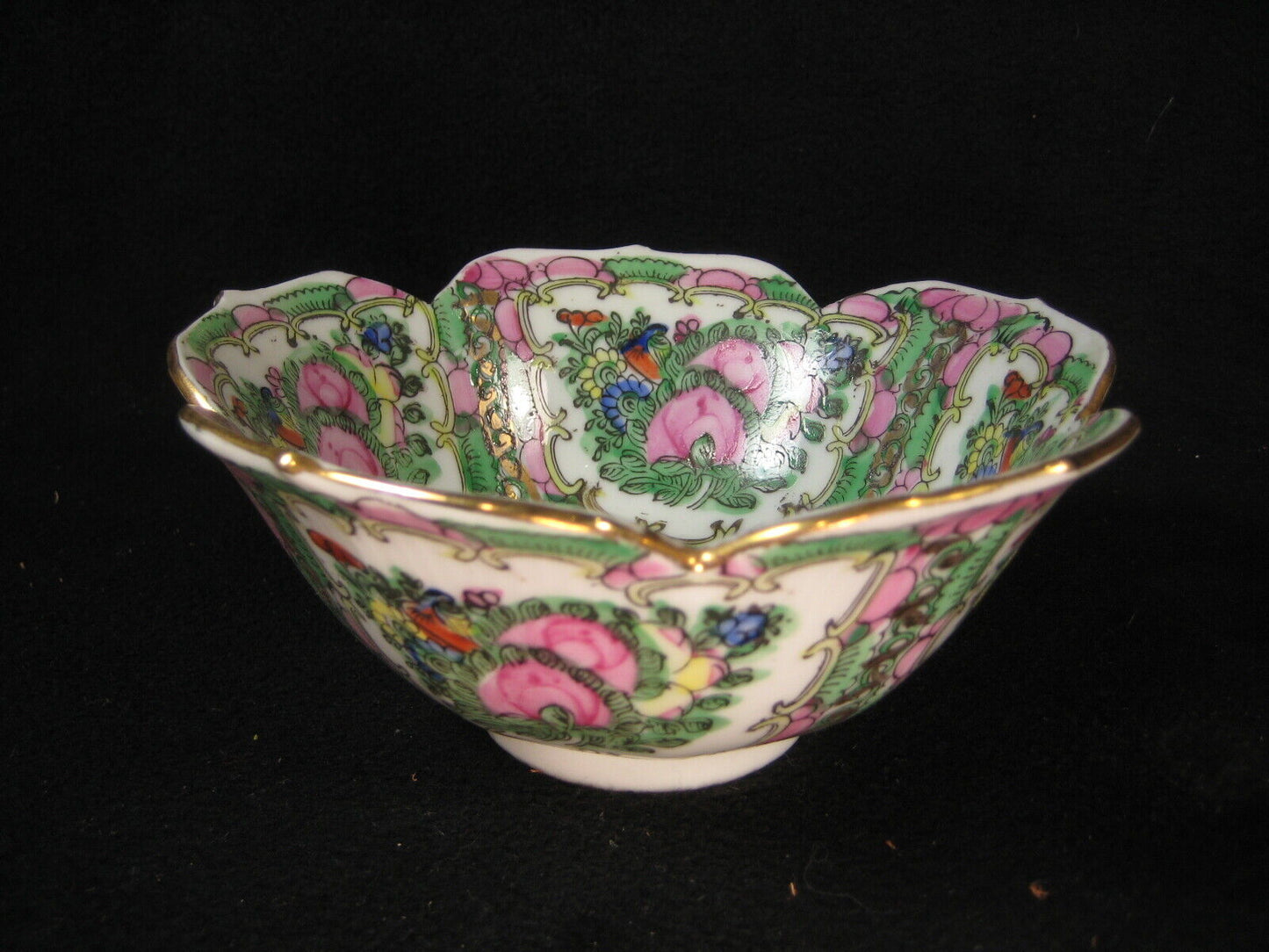Antique Japanese C. 1930 Hand Painted Porcelain Rose Canton Style Bowl Sakura