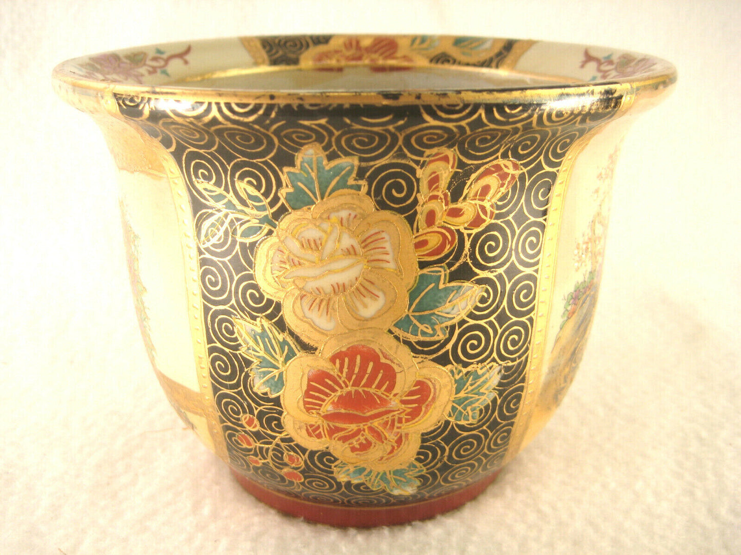 Vintage Japanese Satsuma Style Painted W/ Gold Ceramic Geisha Pot 5.5"