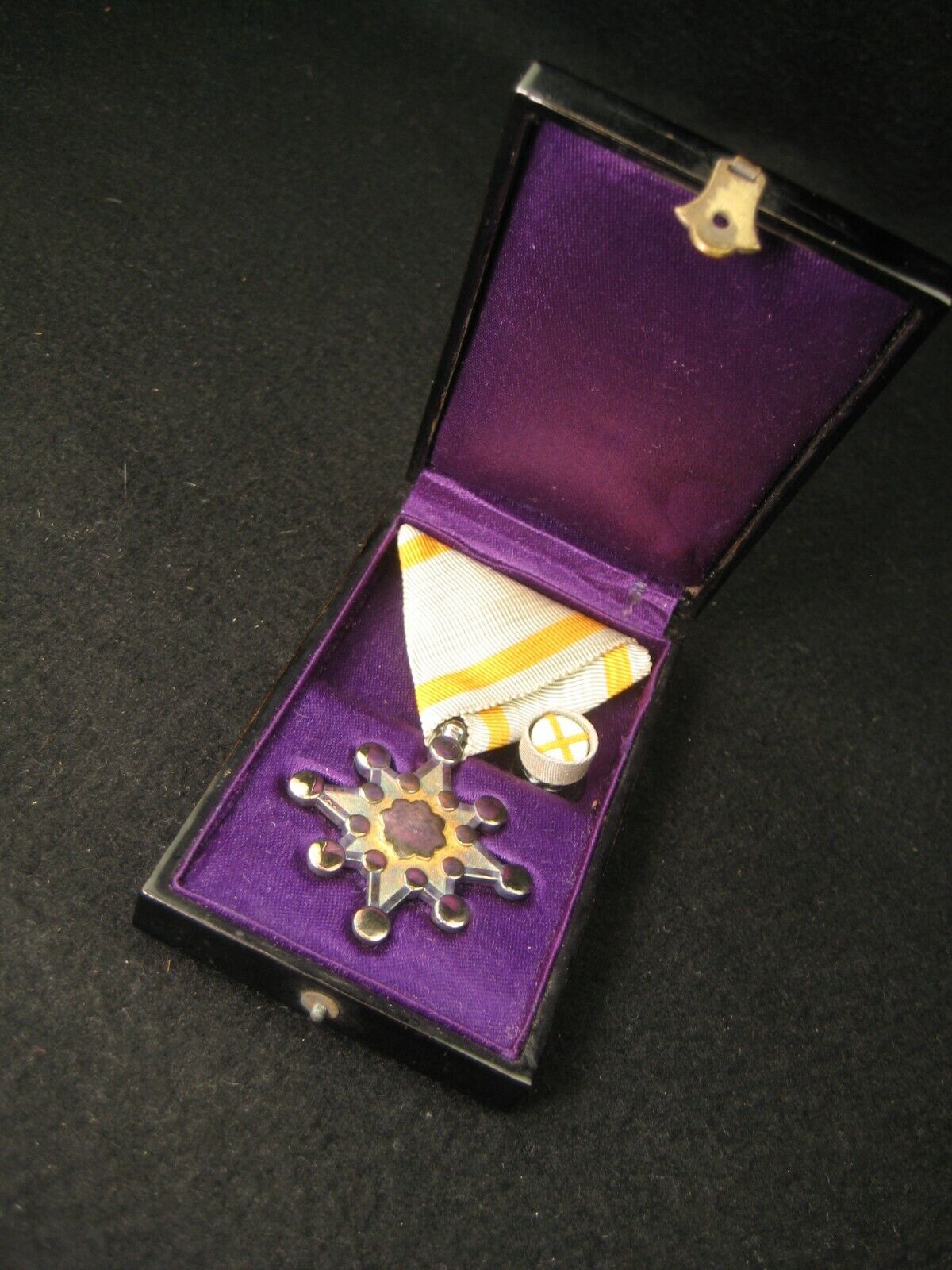 Antique Japanese Ww2 Silver Medal Order Of The Sacred Treasure W Case & Rosette