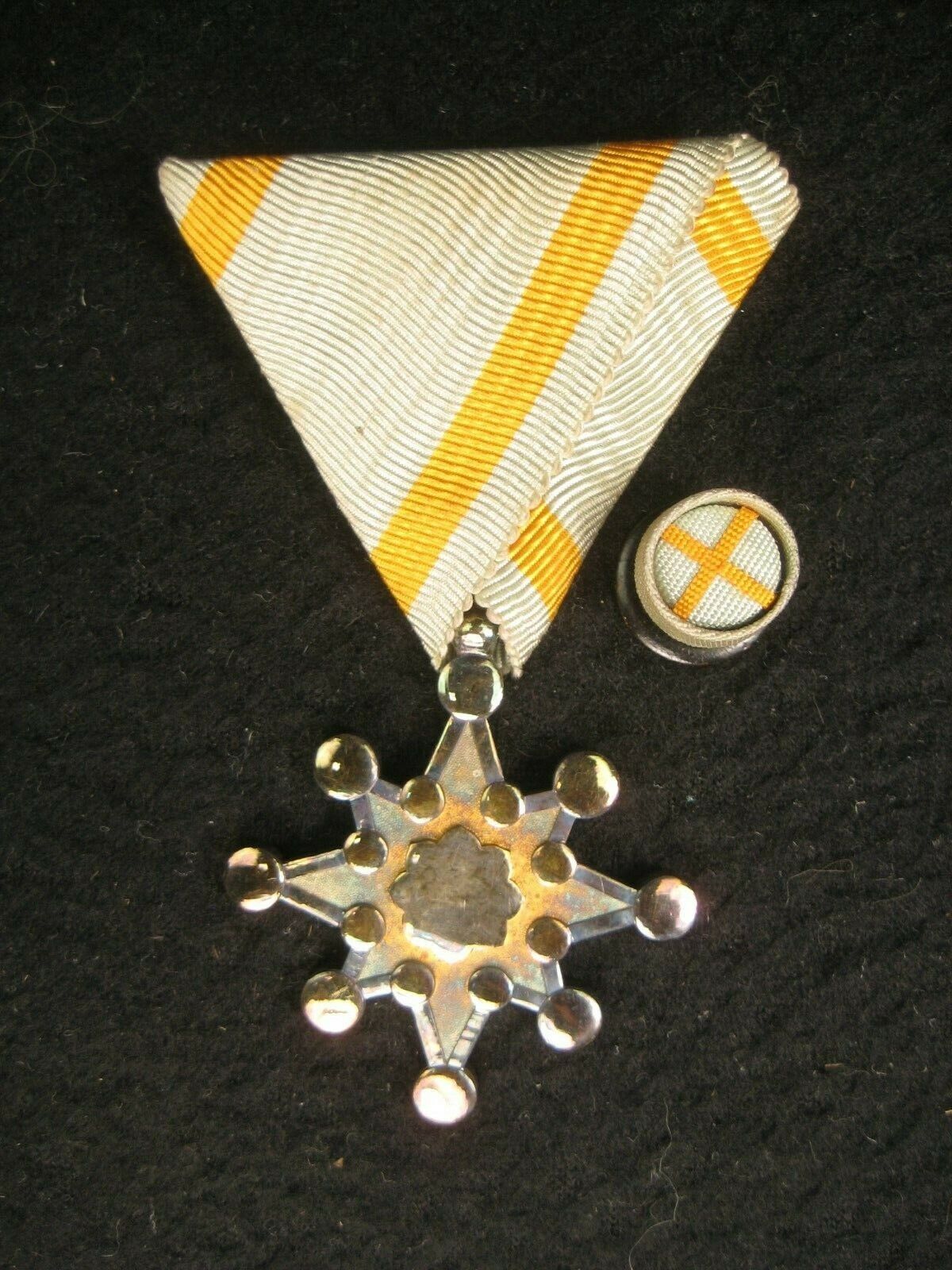 Antique Japanese Ww2 Silver Medal Order Of The Sacred Treasure W Case & Rosette