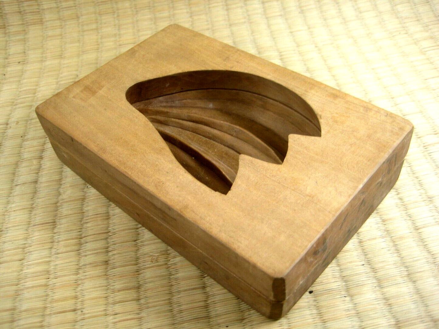 Vintage Japanese Hand Carved Wooden Kashigata Cake Mold Banana Bunch 6"X4"