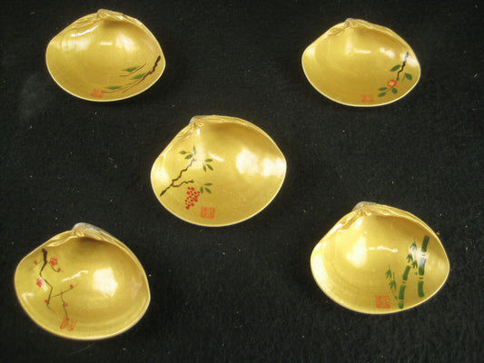 Japanese Kai-Awase Shell Game Set Of 5 Painted W/ Shochikubai On Gold Clamshell