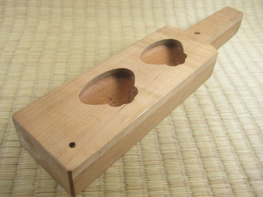 Vintage Japanese Hand Carved Wooden Kashigata Cake Mold Clams 11" X 2.5"