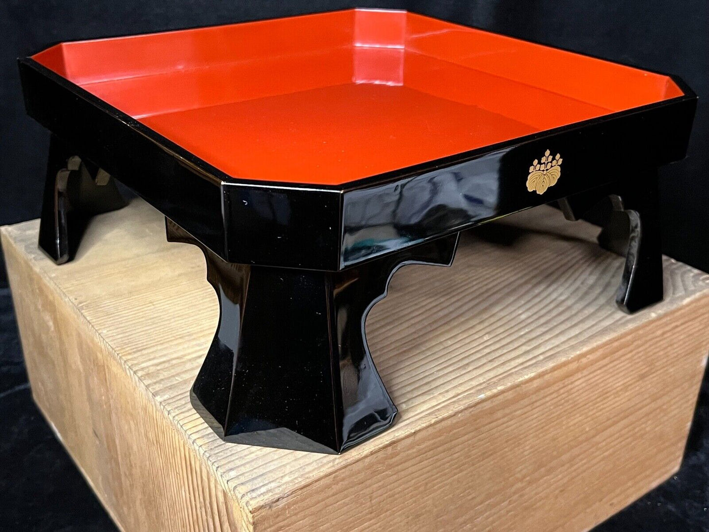 Antique Japanese Meiji Era Red/Black Lacquer Obon Ozen Tray Table Crest 12.5"