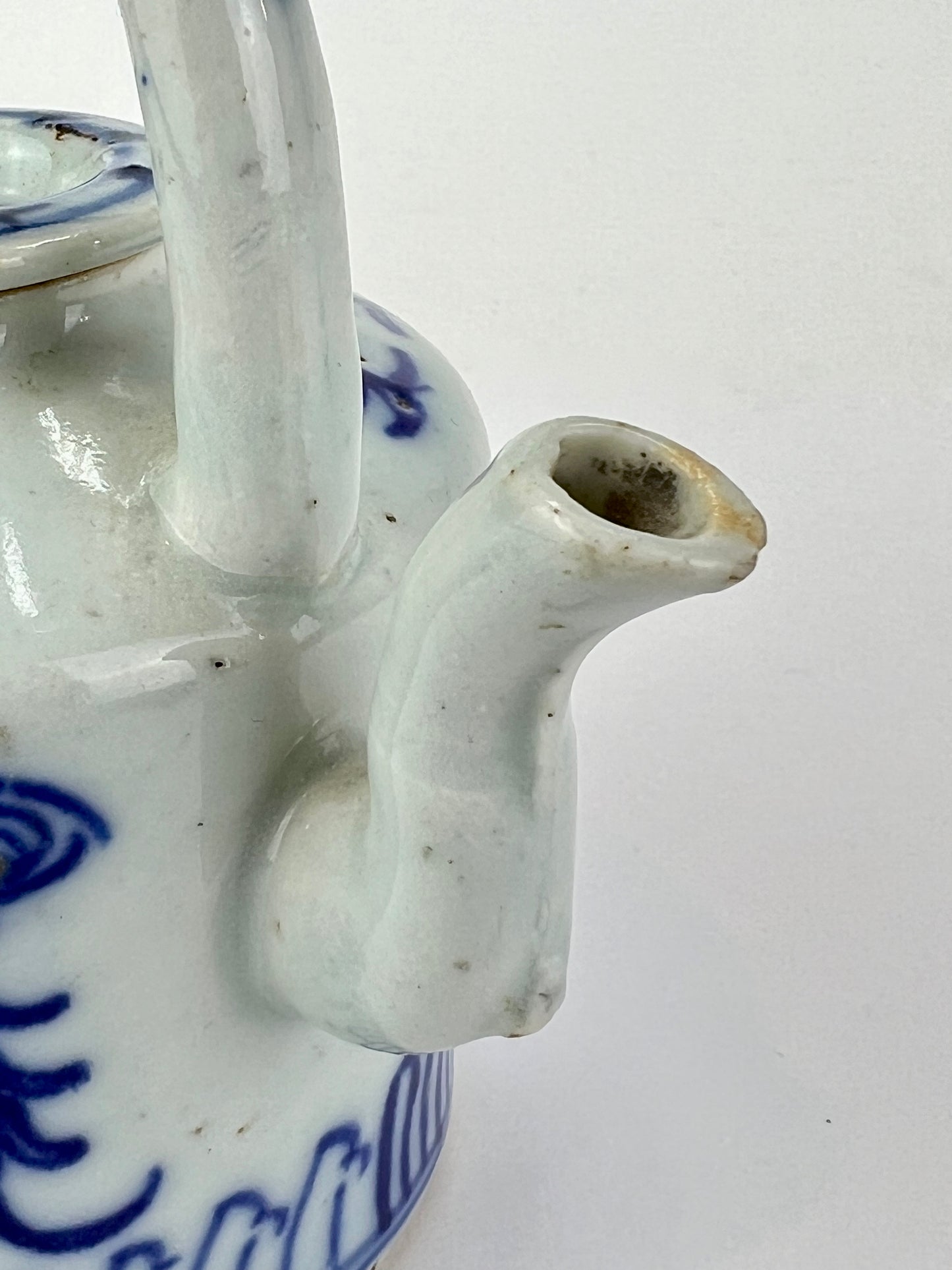 Antique Chinese c1920 Bridge Handle Tea Pot Cobalt Blue & White Hand Painted