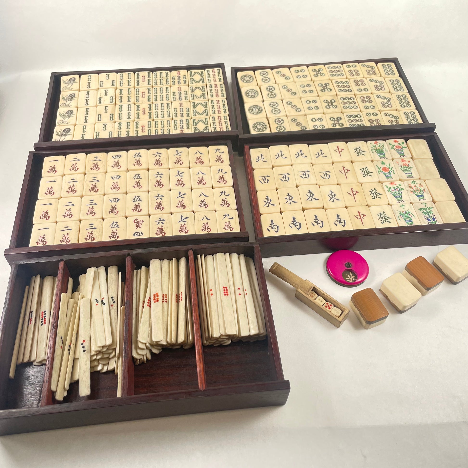 Vintage Japanese Mahjong Set - www.