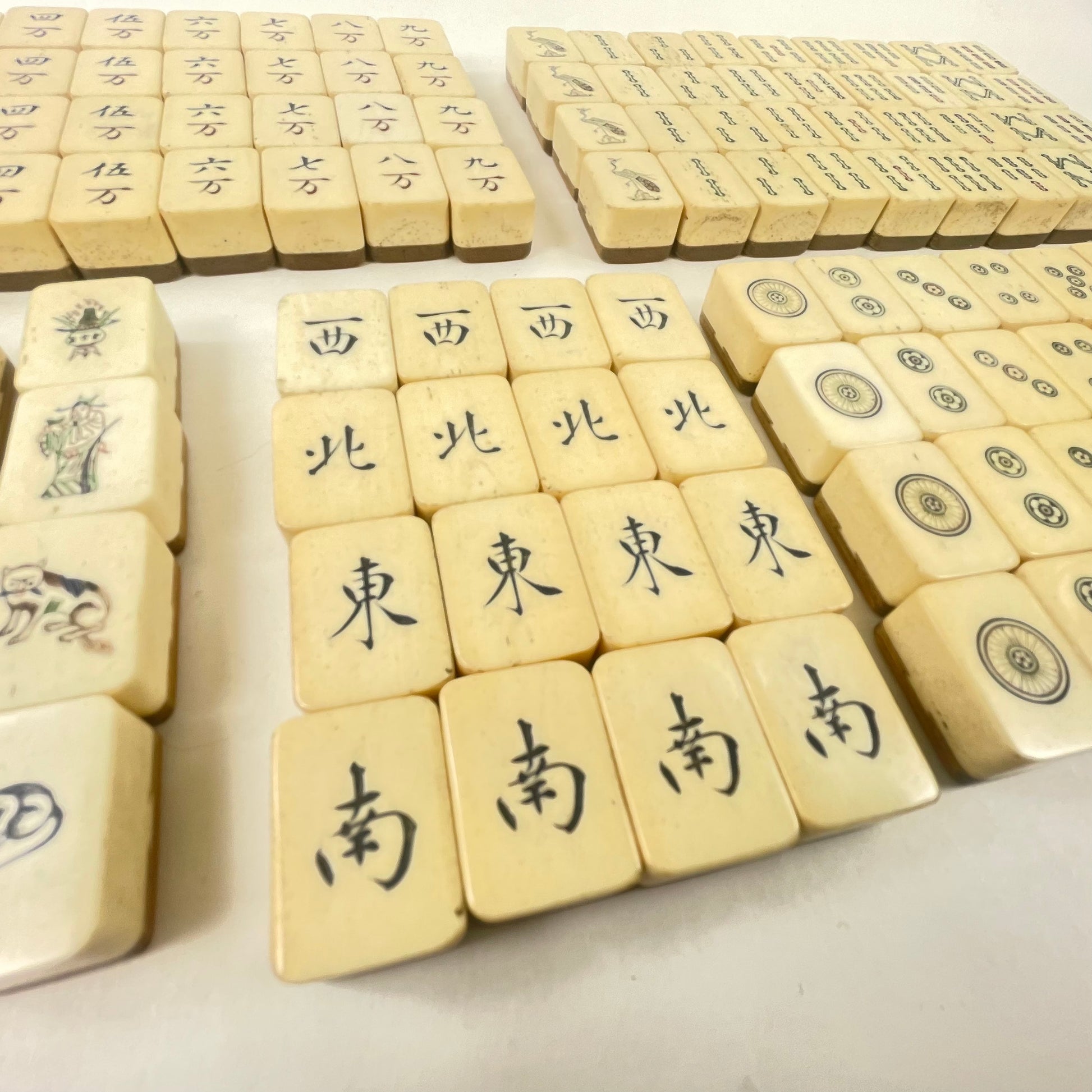 Chinese Bone bamboo back mahjong with box