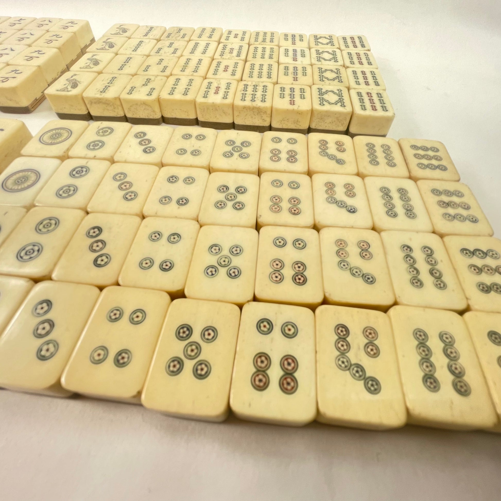 ANTIQUE MAHJONG SET IVORY WOOD CHINESE GAME W/ CASE NR