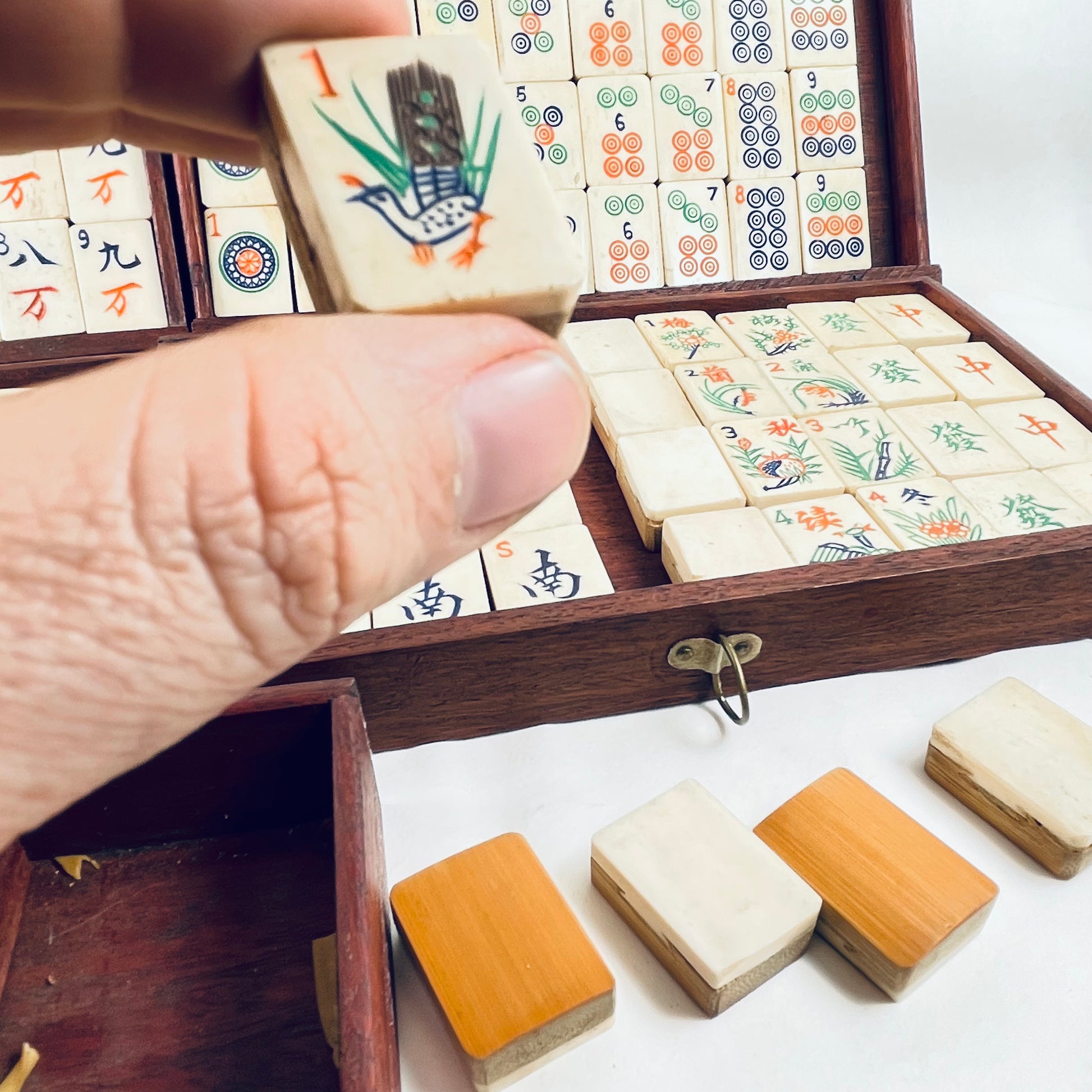Antique Bone & Bamboo Mahjong Set